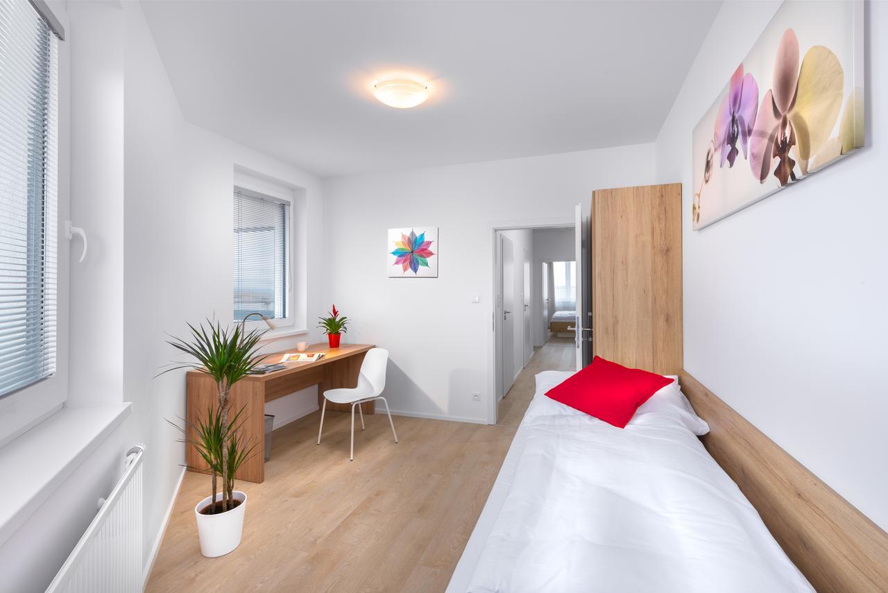 Citywest Apartments Praga Exterior foto